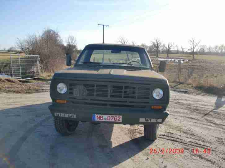 Dodge M880 W200