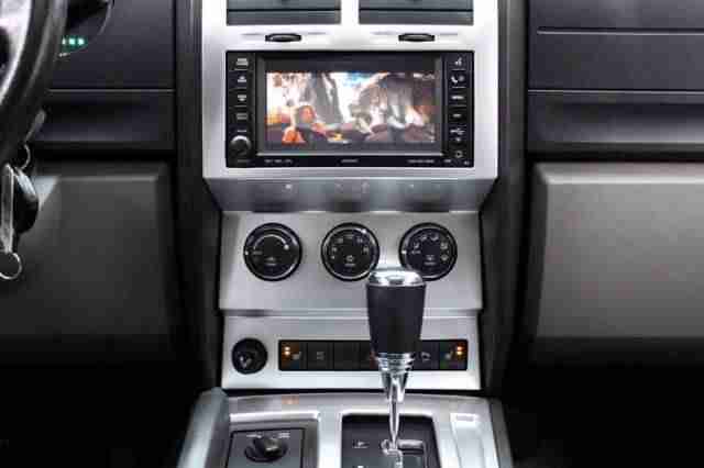 Dodge Nitro SXT 2.8CRD 4x4 Autom NAVI Leder