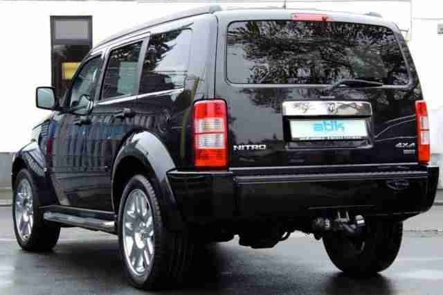 Dodge Nitro SXT 2.8CRD 4x4 Autom NAVI Leder 20ZOLL AHK