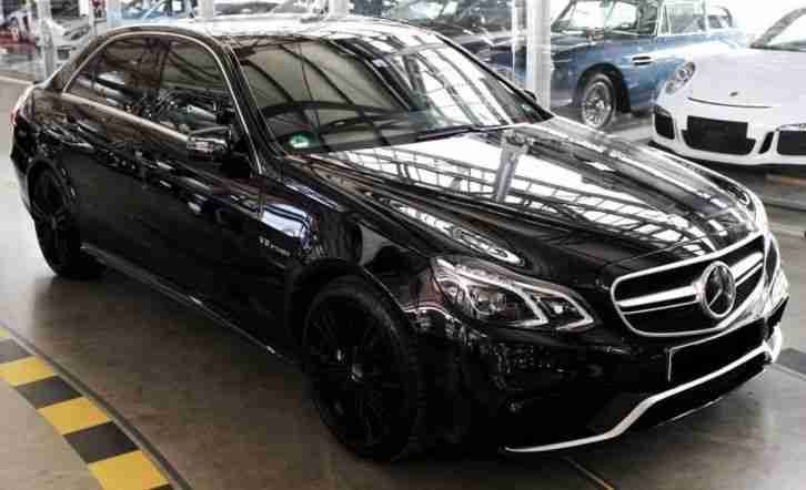 EXCLUSIVER MERCEDES BENZ E63 AMG 4-Matic mit TOPAUSTATTUNG aus 1.Hand