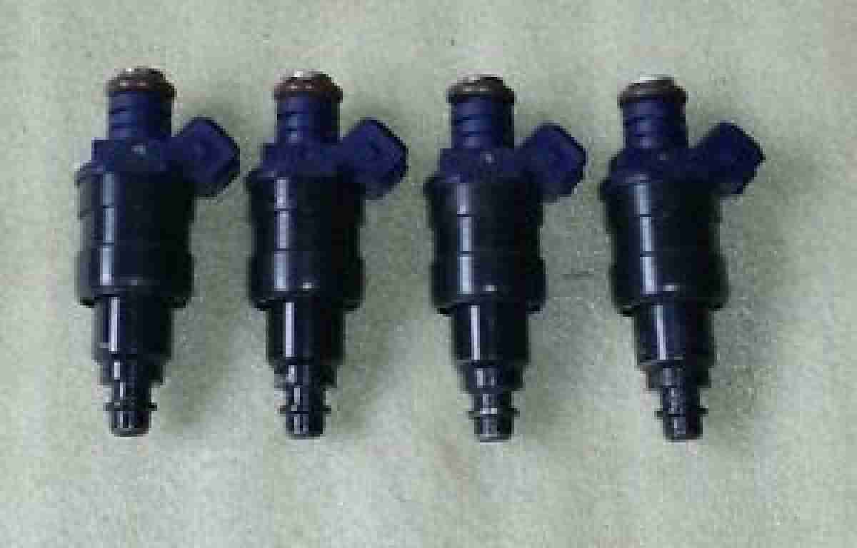 Einspritzdüsen renault megane 1,6 benziner. Schon Versand fertig