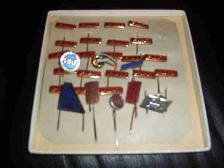 Werbematerial, Abzeichen und Anstecknadeln,