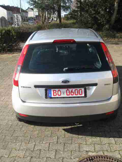 FORD FIESTA DIESEL1,4 Baujahr 03-2004 mit Klimaanlage Tüv fällig GRÜNE PLAKETTE