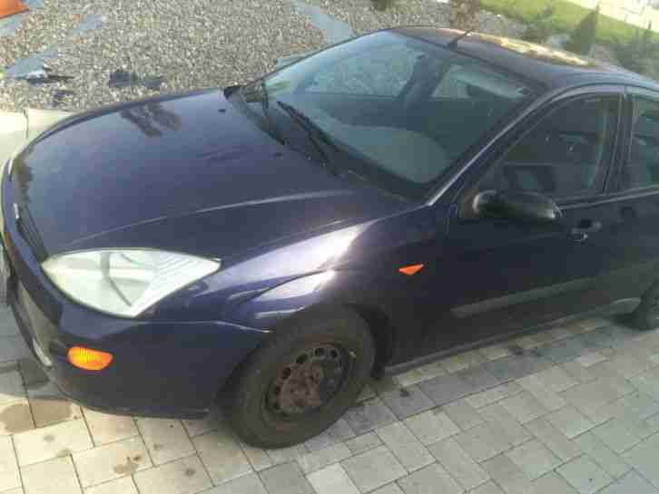FORD FOCUS 1, 6 L Blau, 205000 Km, TÜV 10 2014