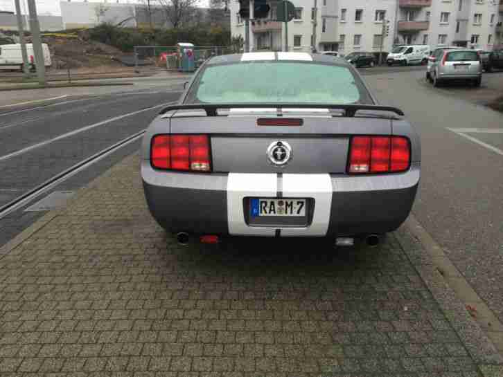 FORD MUSTANG V6 2006 - PREMIUM EDITION - Automatik