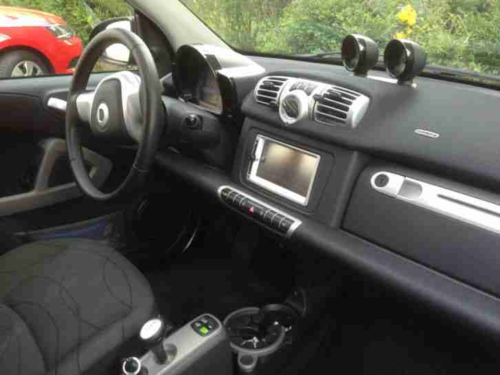 FORTWO LIEBHABER SMART MHD 52KW BJ 10. 2012 MIT VIELEN EXTRAS