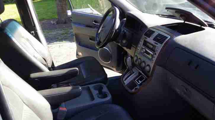 Fahrtauglicher Kia Carnival 2,9 Diesel hat grüne Umweltplakette