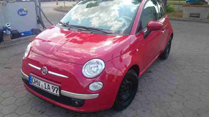 Fiat 500 1.2 Lounge Erstbesitzer Bj 4/11 47.500 km + Sommerreifen Alufelgen