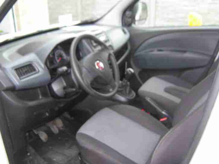 Fiat Doblo Cargo / Pritsche Basis Kasten 1,3