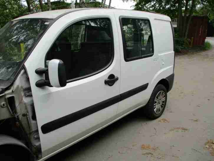 Fiat Doblo / Modell 2008 / BJ 2007 / Unfallwagen