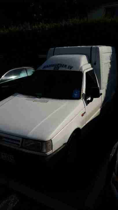 Fiat_Fiorino_Kastenwagen_an_Bastler_Teileträger_defekt_ab_1_EURO