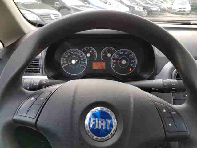 Fiat Grande Punto 1.4 1 Hand 130000 Km Tüv NEU