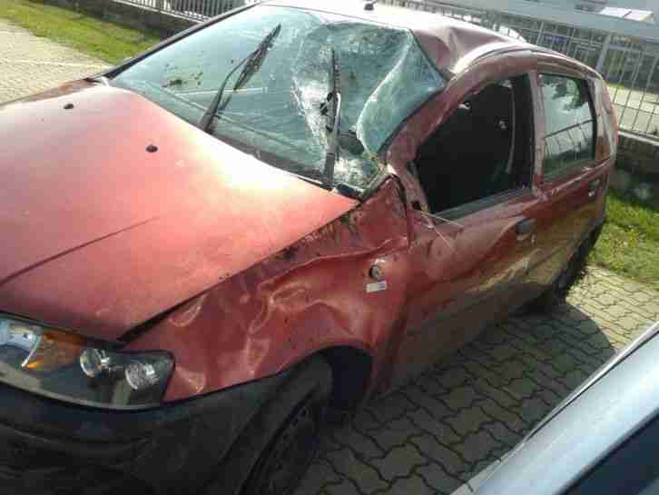 Fiat Punto EZ 09/2000 / UNFALLWAGEN / Ersatzteilspender