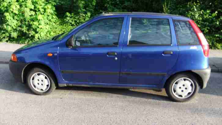 Punto Sole blau mit Schiebedach, Baujahr 1999,