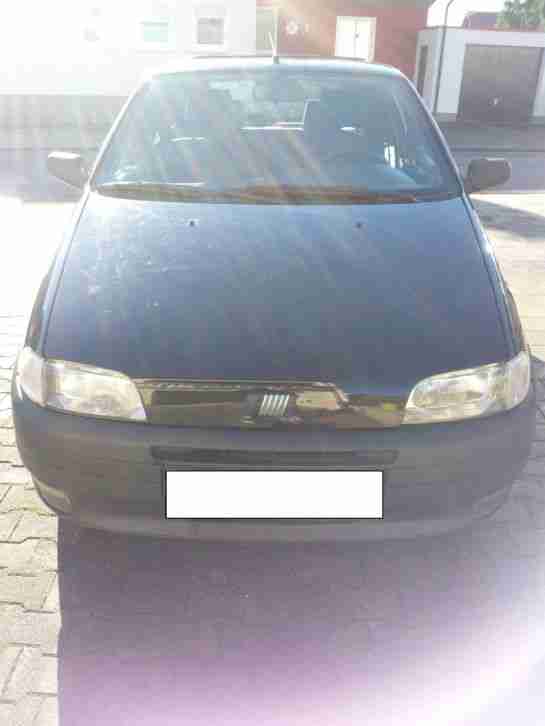 Fiat Punto, schwarz, Baujahr 1998