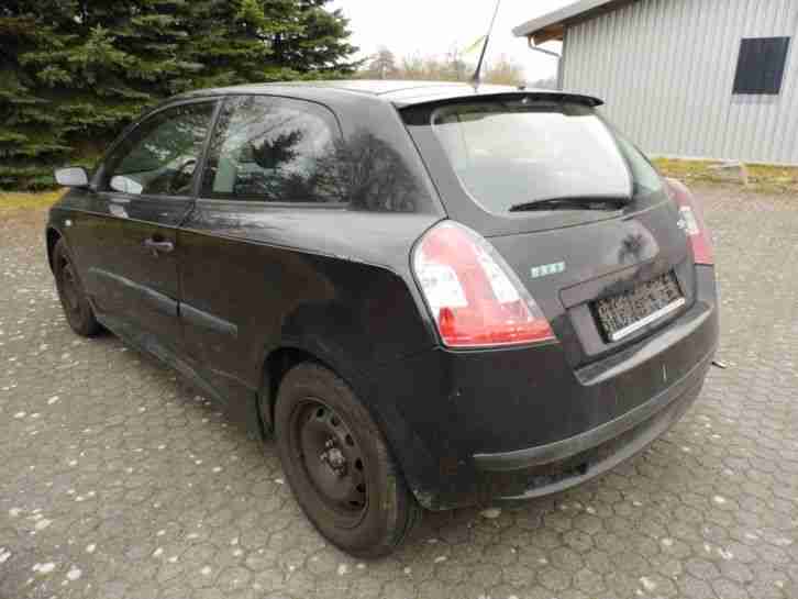 Fiat Stilo 1,6 _KLIMA_TÜV BIS 10/2016_ELKTR.FENSTER_
