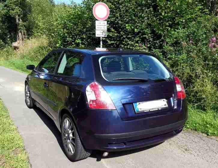 Fiat Stilo 1,6 mit Navi + Rückfahrkamera