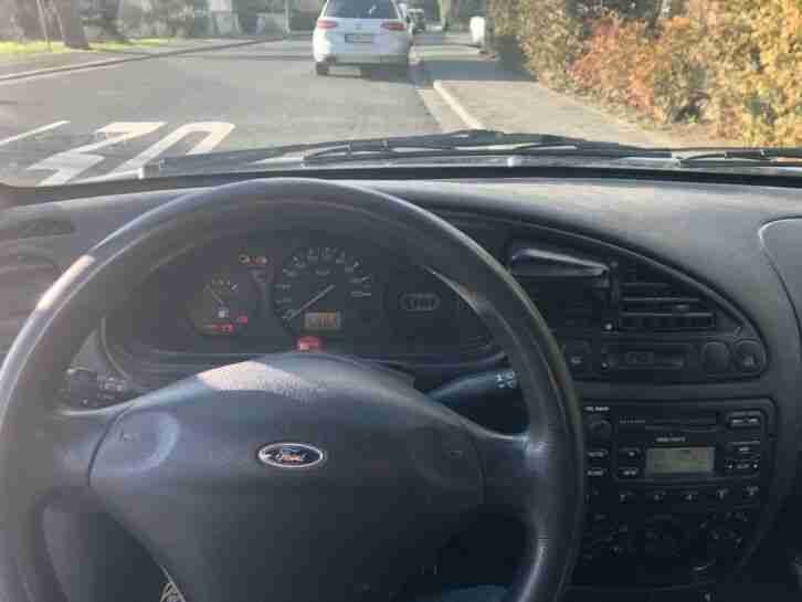 Ford Courier Mit Wenig Kilometer Und 8