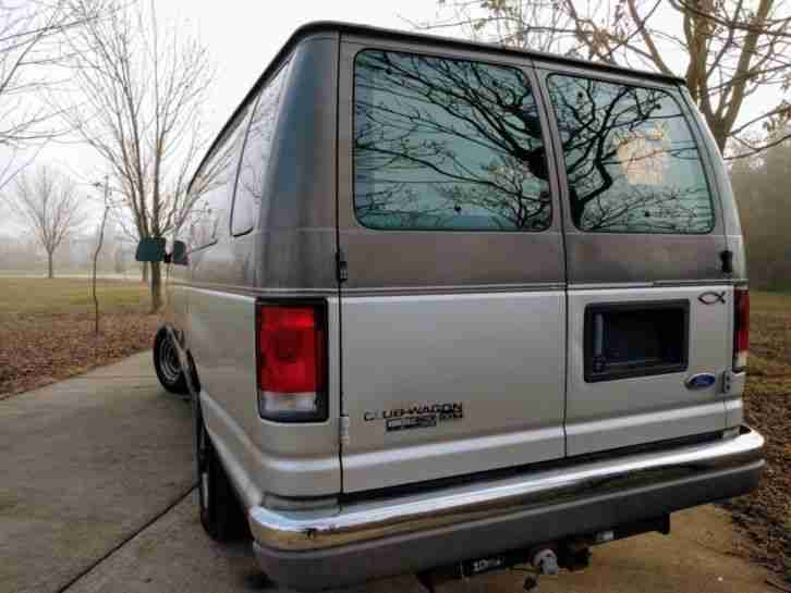 Ford Econoline E-350 5.8 EFI V8 Van