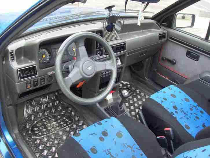 Ford Escort 1,6 i XR3i Cabrio blau m. Foto a. Motorhaube, Oltimer
