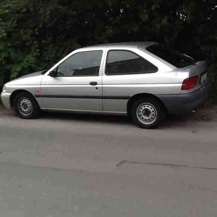 Ford Escort 16V Automatik TÜV fast neu!