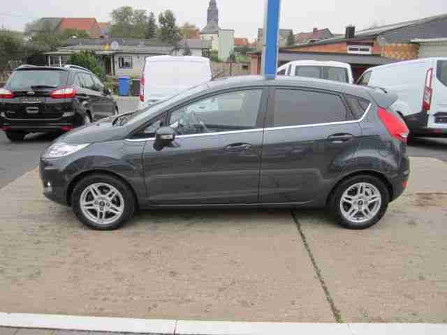 Ford Fiesta 1.25 Titanium / Dachspoiler / Park Pilot