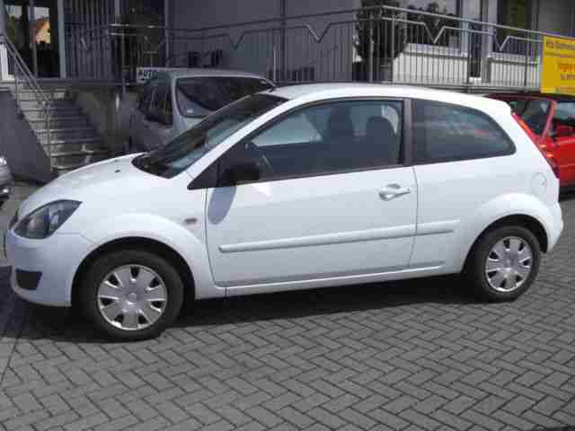 Ford Fiesta 1.3 Ambiente/Wenig Kilometer/Klima