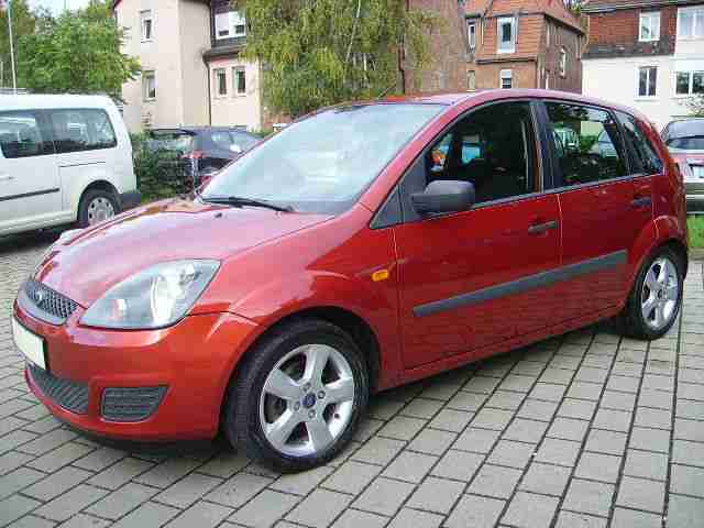 Ford Fiesta 1.3 Ambiente mit Grosse NAVI