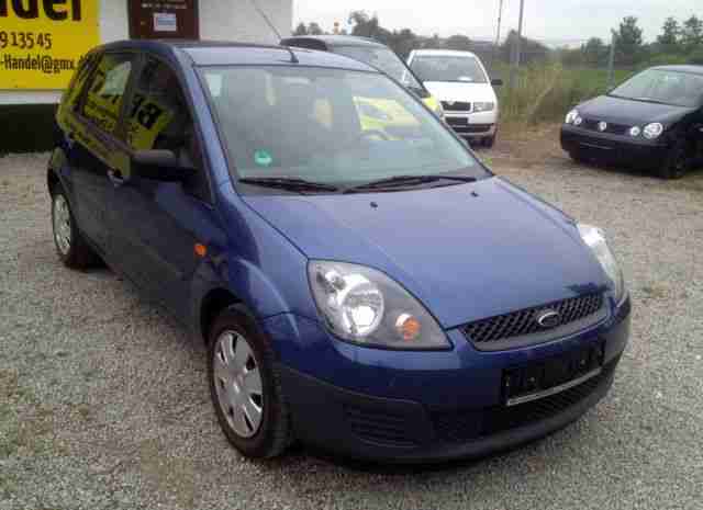 Ford Fiesta 1.3 Ghia. Klima. Radio CD. ZV. Wenig KM