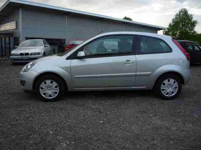 Ford Fiesta 1.3 / Klima / Tüv NEU ! wenig KM !