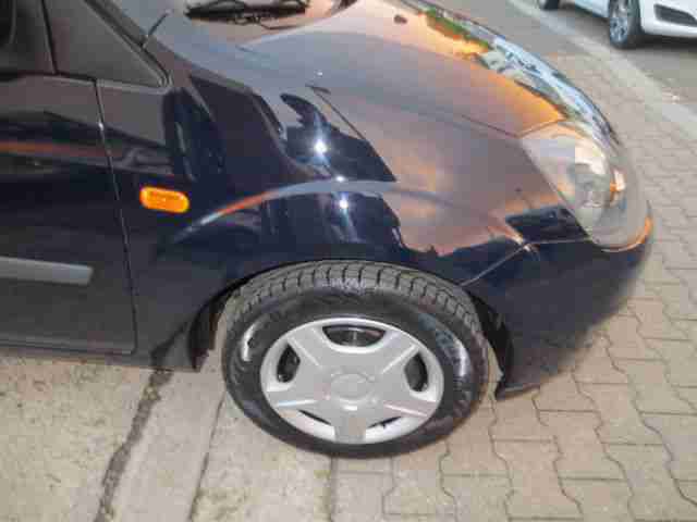 Ford Fiesta 1.3+klima+ZV+Aux