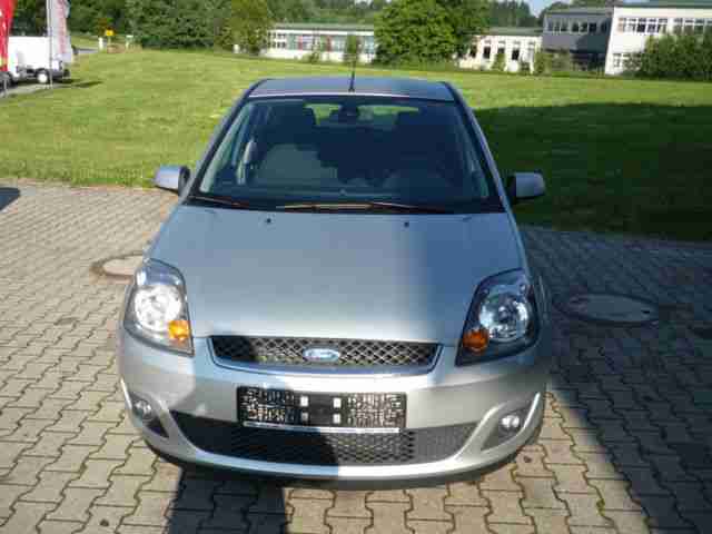 Ford Fiesta 1.4 Ghia*Klimaaut.*Sitzheizung*Alufelgen*