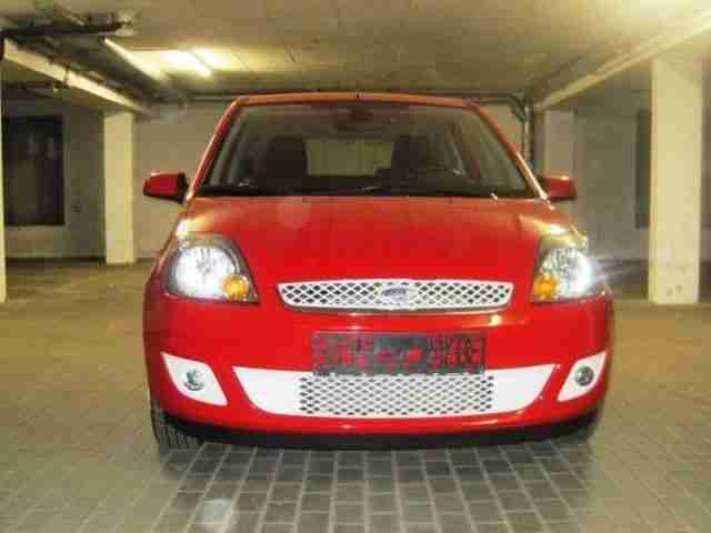 Ford Fiesta 1.4 Ghia +SH+M&S+ESP+Klima+ZV+Servo