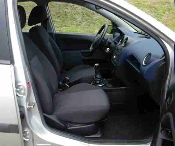 Ford Fiesta 1.4, Scheckheft, 5 Türer, Klima.