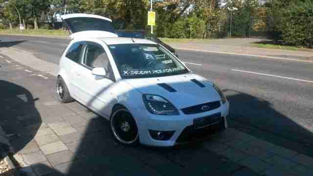 Ford Fiesta 1.4 Sonder Modell Scheckheftgepflegt