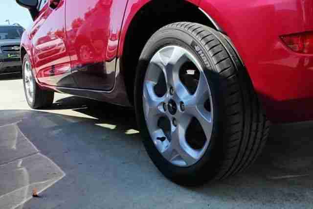 Ford Fiesta 1.4 Titanium Klimaautomatik, Sitzheizung,