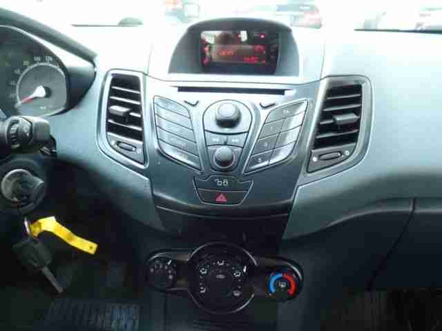 Ford Fiesta 1,6 TDCI"DPF" Ambiente" AHK " Neues Model