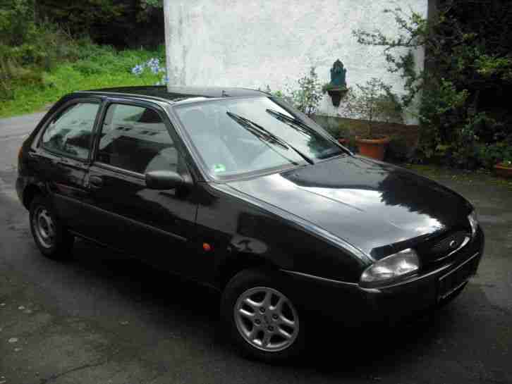 Ford Fiesta , Baujahr 05.05.1999 Kilometerstand 196.000. TÜV 08/14