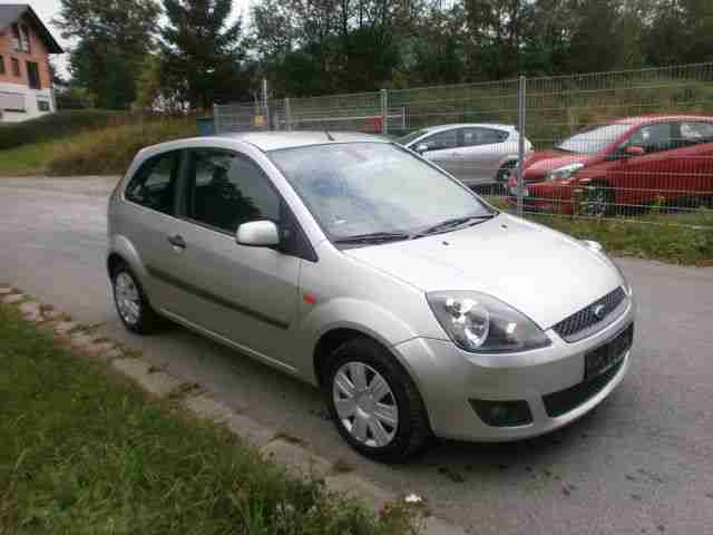 Ford Fiesta Connection Klima Radio CD Top Zustand