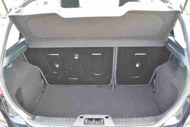 Ford Fiesta Trend 1,4 *KLIMA*EFH*ZV*HU/AU NEU