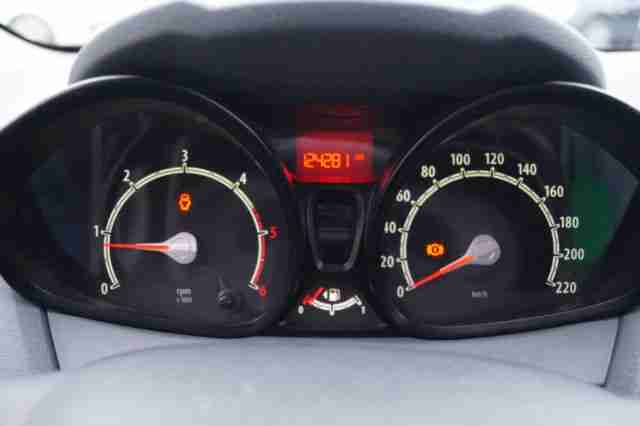 Ford Fiesta Trend 1.6 TDCI++Klimaanlage++Aux-In++