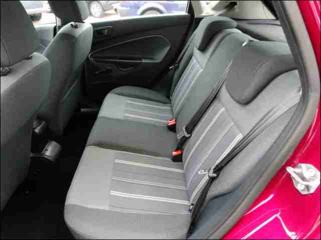 Ford Fiesta Trend TÜV-Neu AHK KLIMA ZV FSH