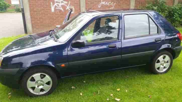 Ford Fiesta -- super Zustand / BJ2001 TÜV bis 06/2016