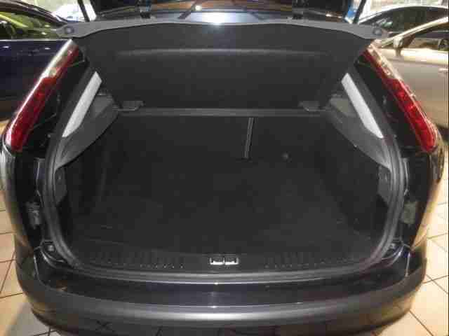 Ford Focus 1.6 Fun X 1. Hand
