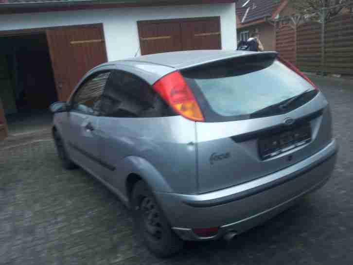 Ford Focus 1.6, Mit TÜV, Unfallwagen