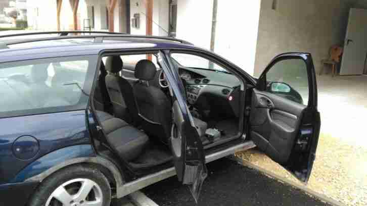 Ford Focus 1,8 l Kombi mit Anhängerkupplung