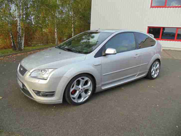 Ford Focus 2.5 ST (288 PS)