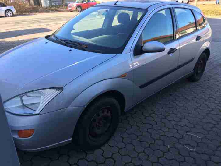Ford Focus DAW Bj. 2000 grau Winterauto