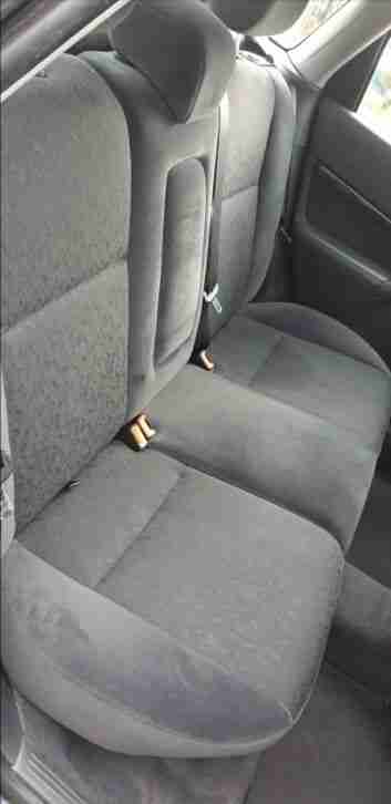 Ford Focus Ghia Baujahr 2001