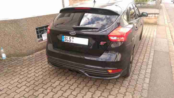 Ford Focus ST 2.0 Ecoboost, LEDER EXCLUSIV , NEUWERTIG, 4500KM!